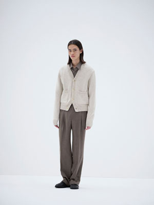 SUPER LIGHT WOOL TWO-TUCK SLACKS