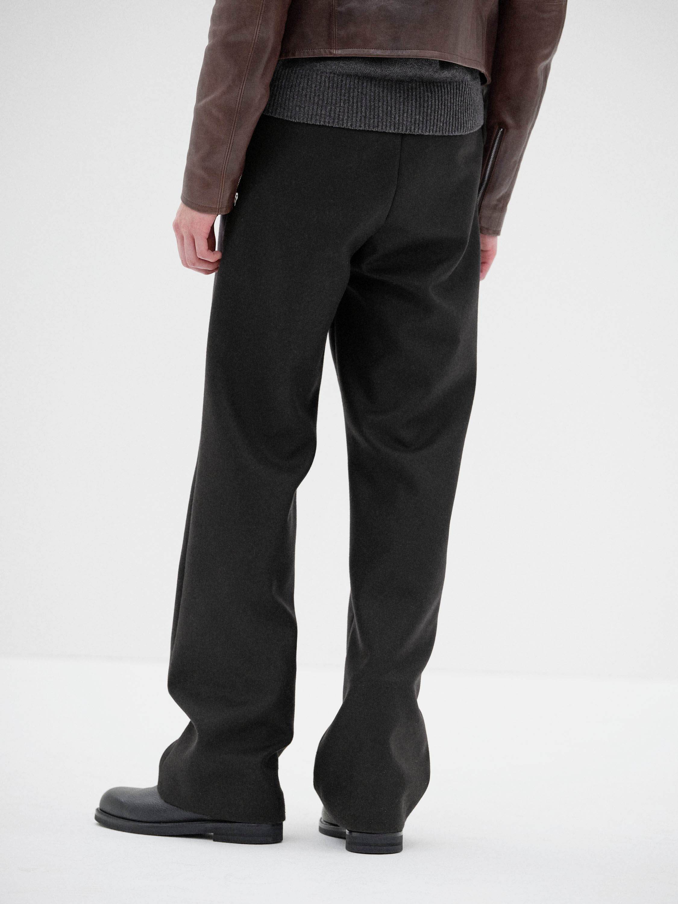 LIGHT MELTON ONE-TUCK SLACKS 詳細画像 DARK CHARCOAL 4