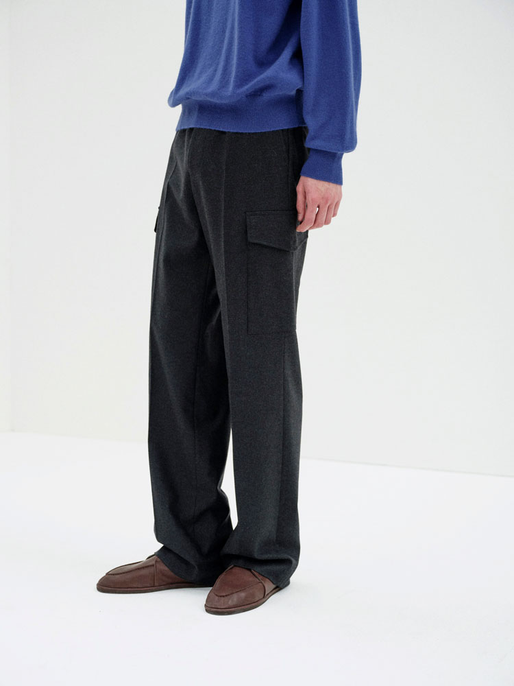 WOOL FULLING FLANNEL CARGO SLACKS - AURALEE Official Website
