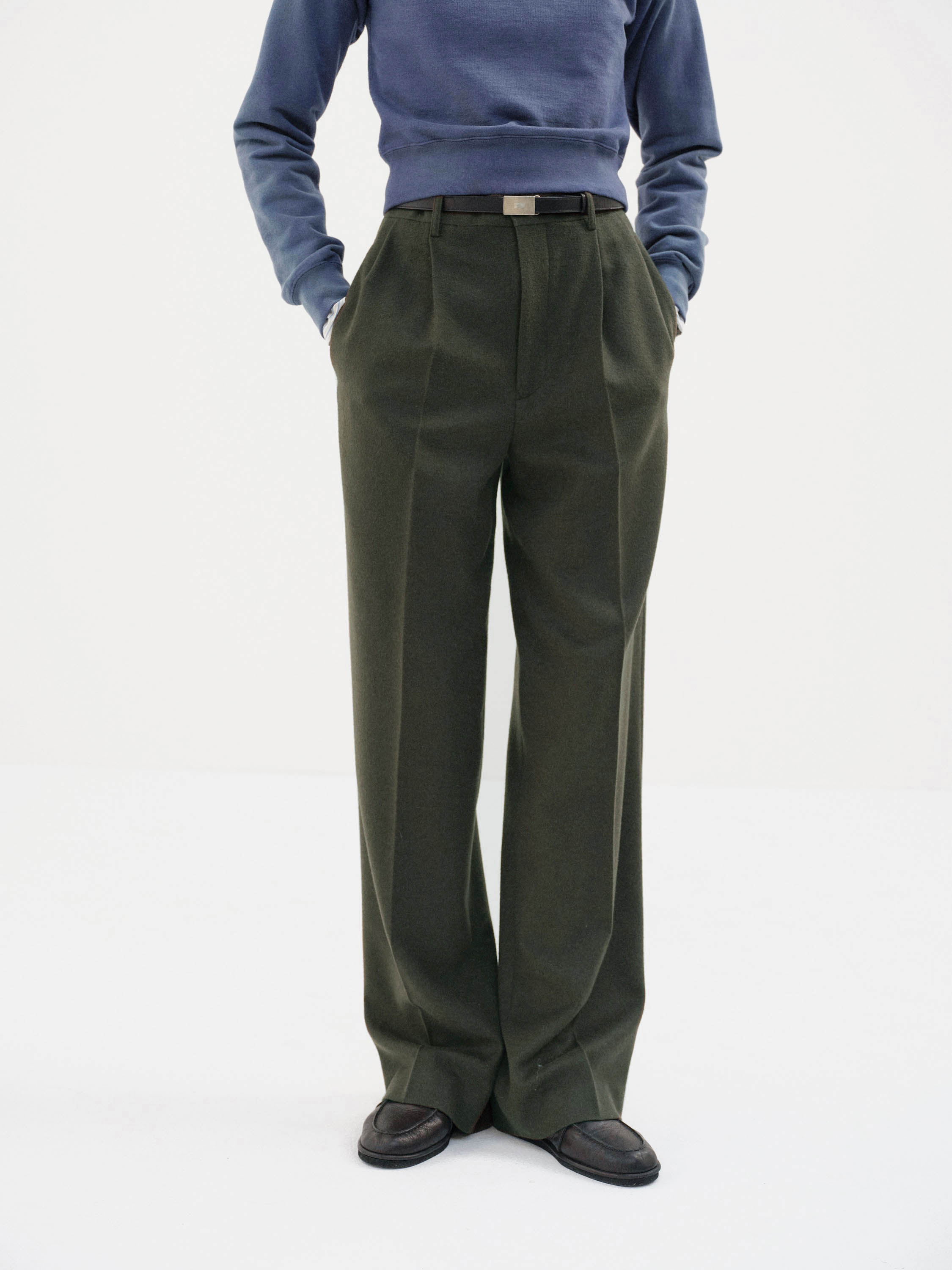 BABY CAMEL FLANNEL TWO-TUCK SLACKS 詳細画像 DARK OLIVE 2