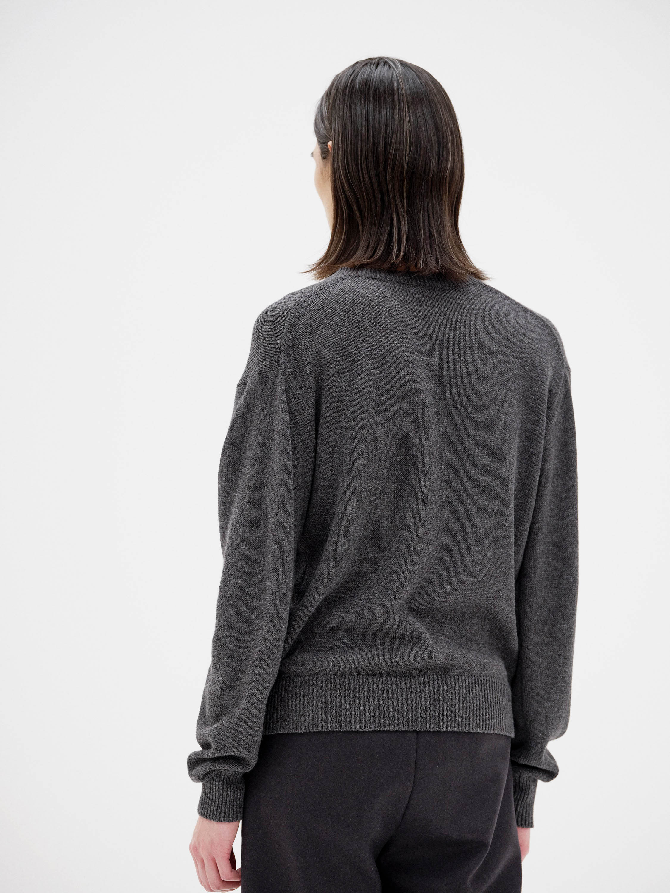 LIGHT CASHMERE KNIT V-NECK P/O 詳細画像 CHARCOAL 3