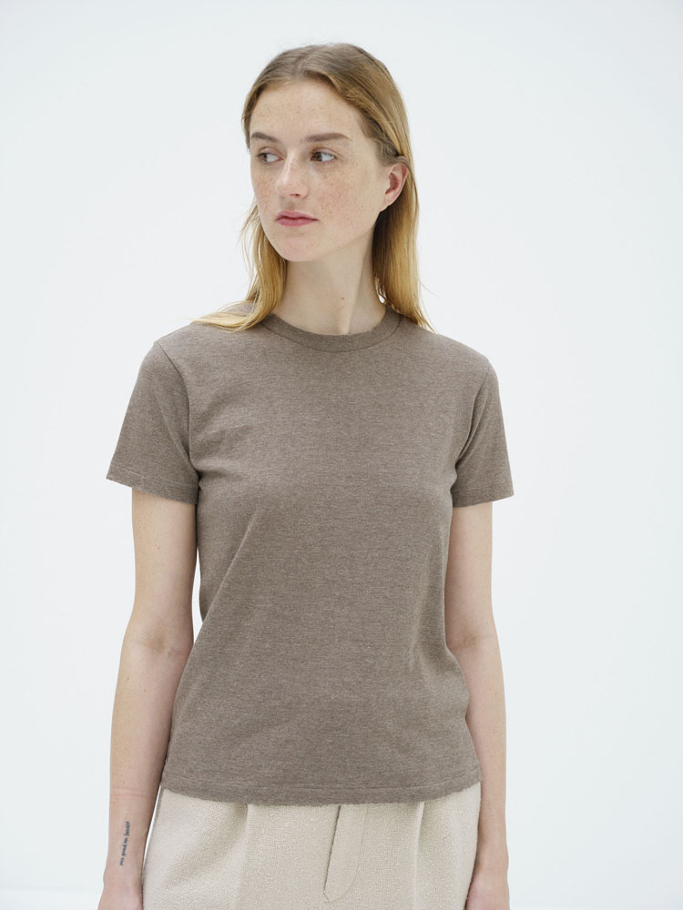 SEAMLESS CREW NECK TEE