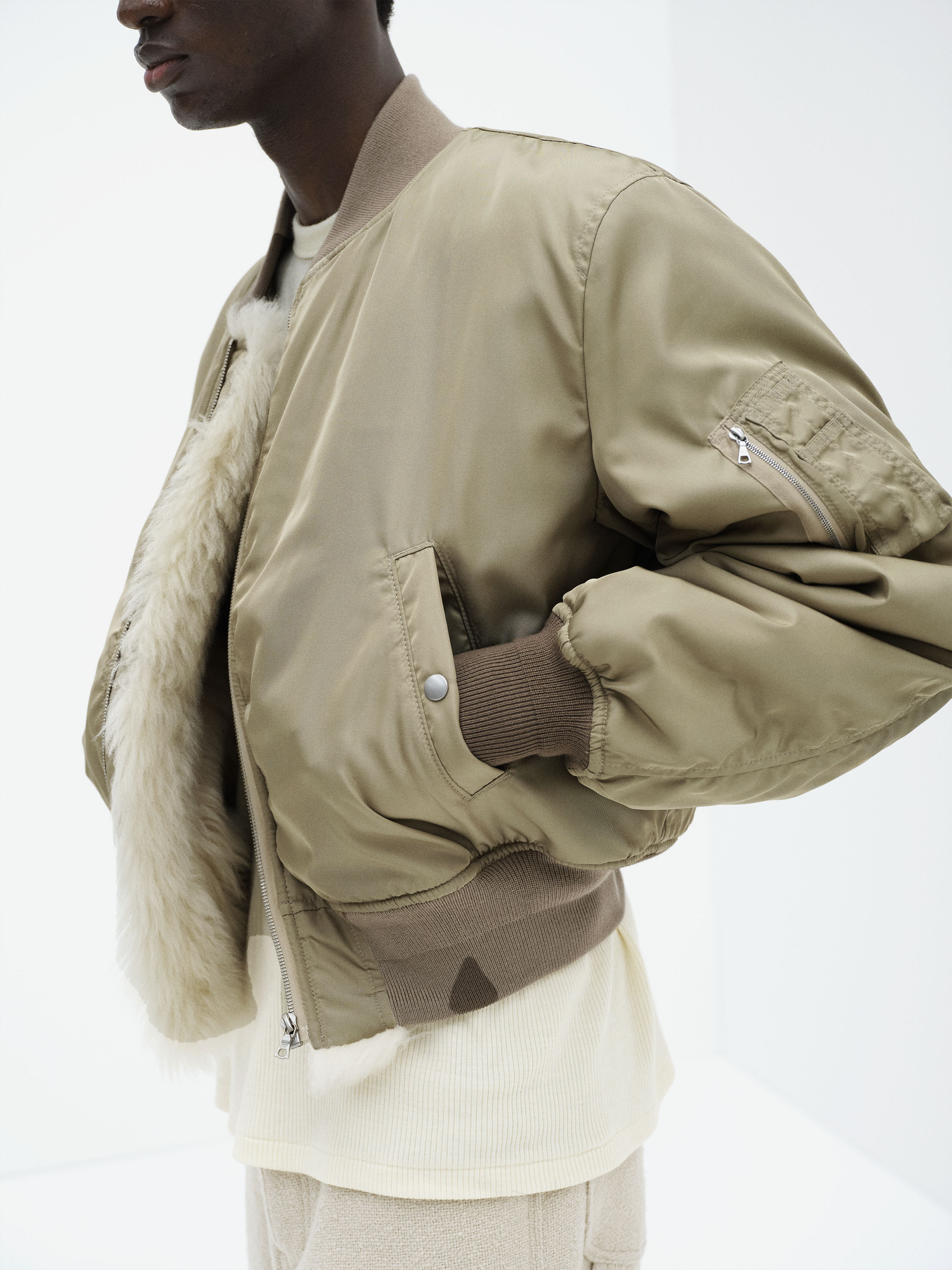 SILK TWILL FLIGHT BLOUSON / MERINO MOUTON LINING 詳細画像 LIGHT KHAKI × IVORY BEIGE 3