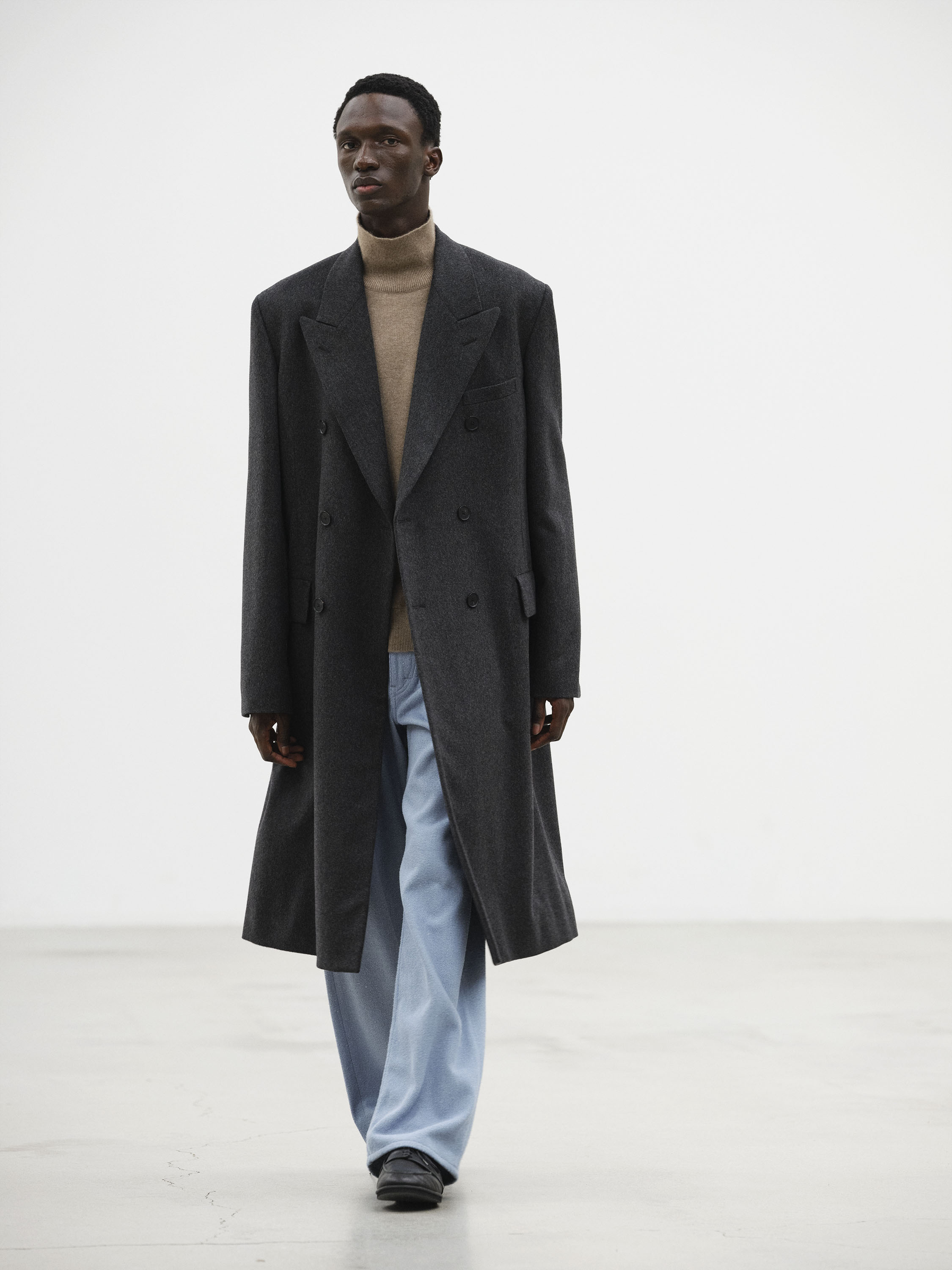 CASHMERE MOLESKIN DOUBLE-BREASTED COAT 詳細画像 TOP CHARCOAL 2