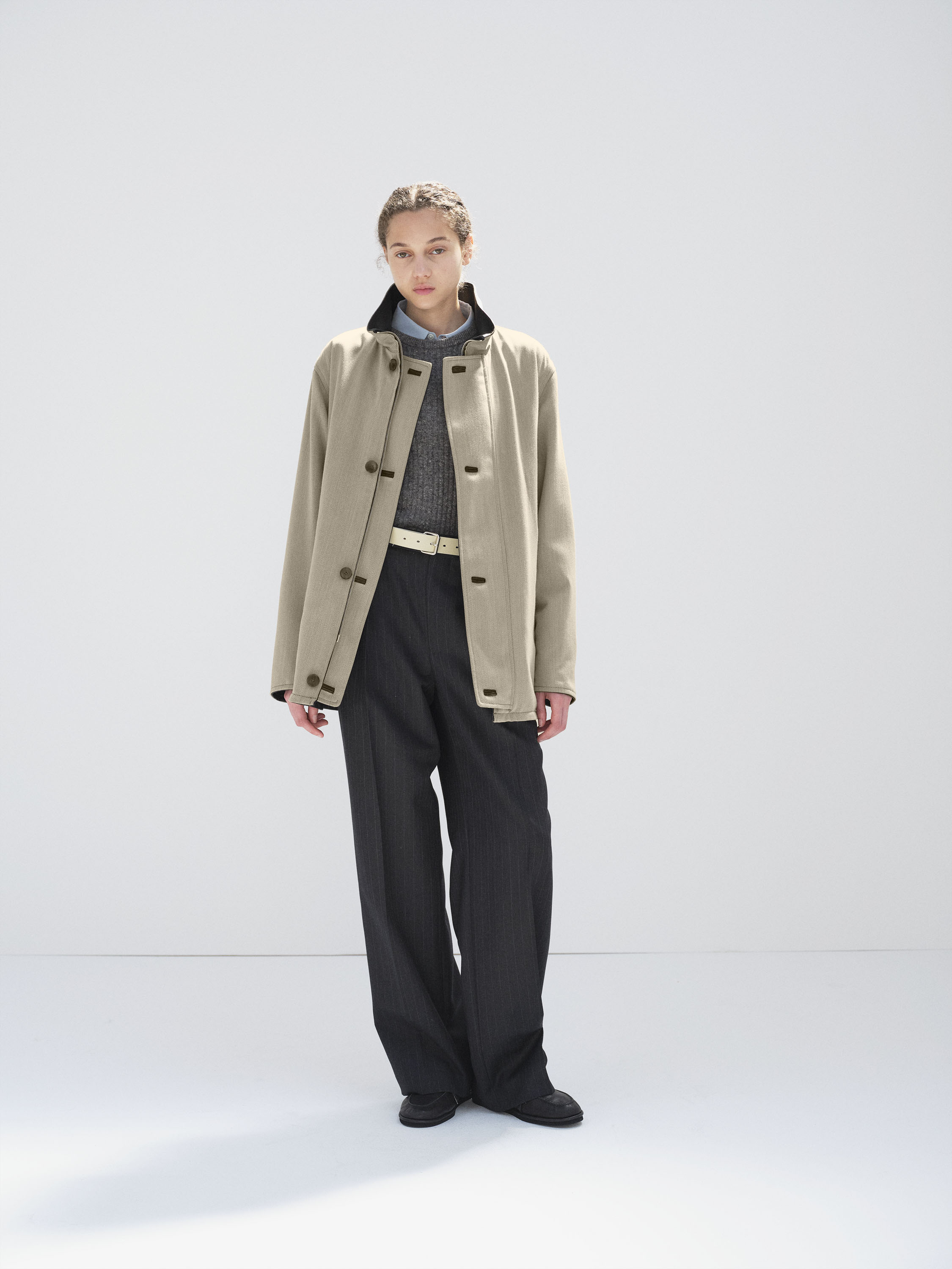 REVERSIBLE WOOL TWISTED TWILL / SHEEP LEATHER HALF COAT 詳細画像 KHAKI BEIGE CHAMBRAY × BLACK 2