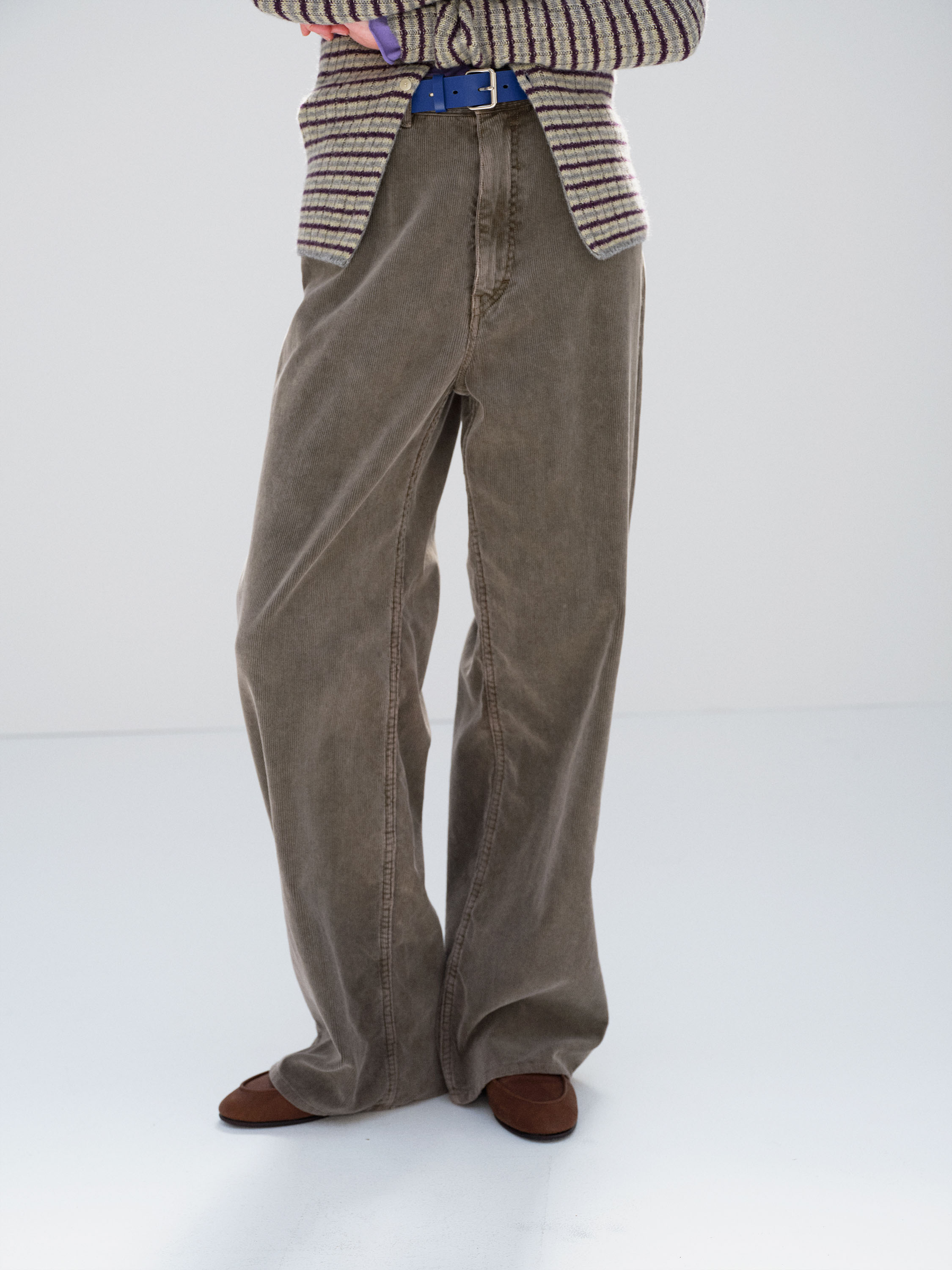 GARMENT-DYED FINX CORDUROY 5P WIDE PANTS 詳細画像 OLIVE BROWN 1