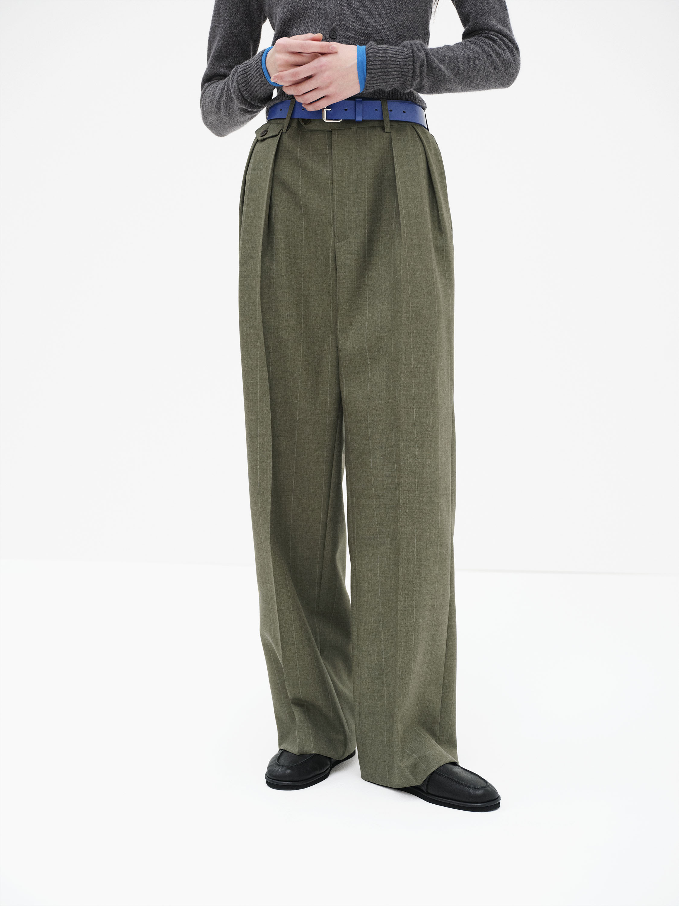 BLUEFACED WOOL TWO-TUCK SLACKS 詳細画像 OLIVE GRAY STRIPE 2
