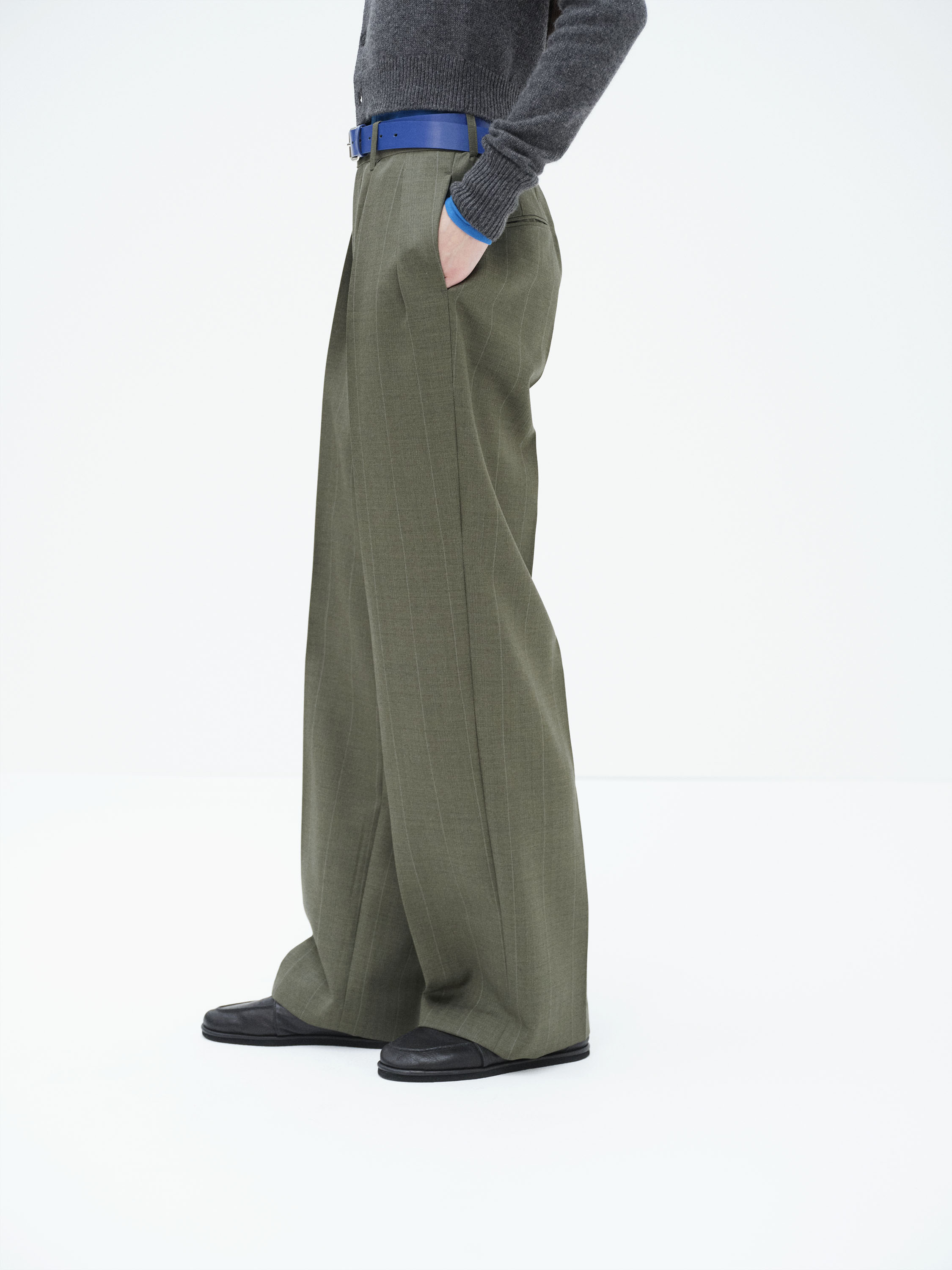 BLUEFACED WOOL TWO-TUCK SLACKS 詳細画像 OLIVE GRAY STRIPE 3