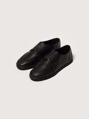 SOFT LEATHER LACE-UP SHOES