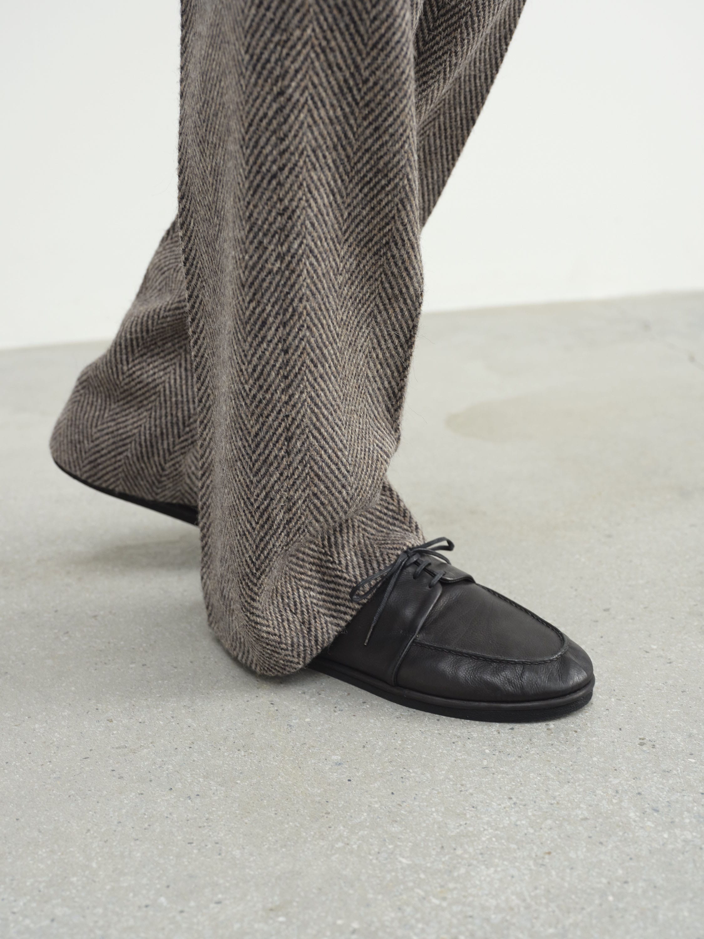 SOFT LEATHER LACE-UP SHOES 詳細画像 BLACK 3