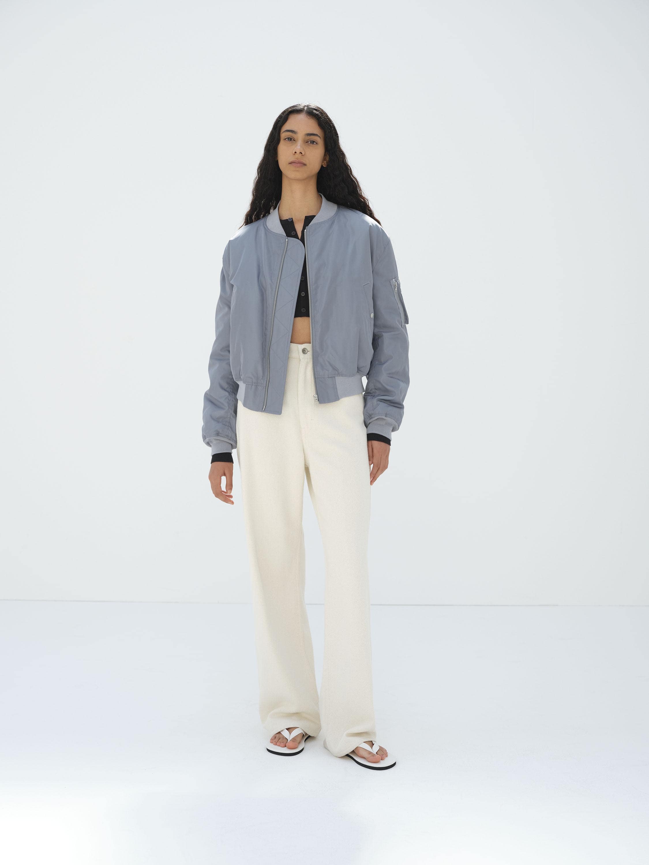 HIGH DENSITY SILK TWILL FLIGHT BLOUSON 詳細画像 BLUE GRAY 2