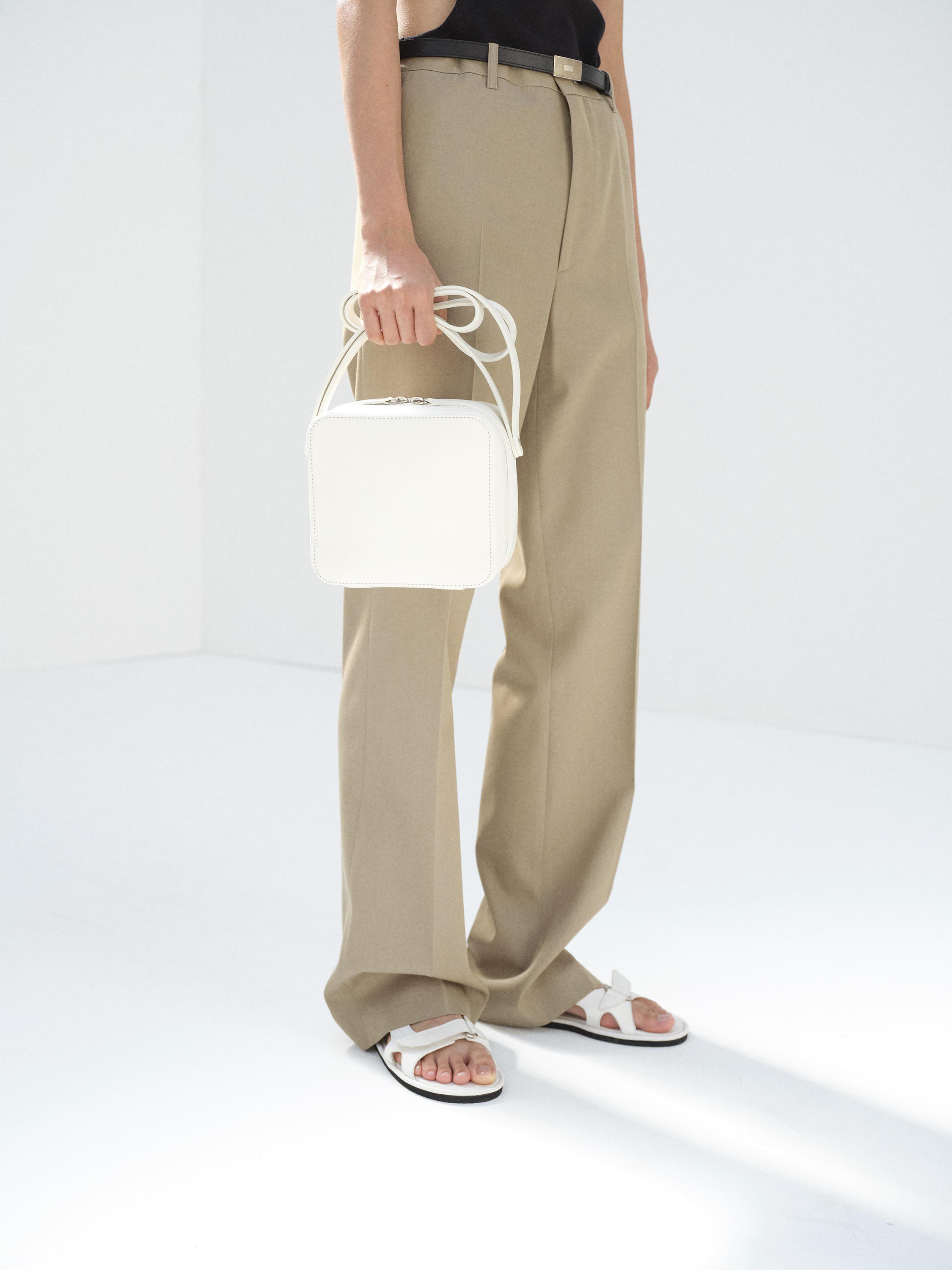 LEATHER SHOULDER BAG MADE BY AETA 詳細画像 WHITE 2