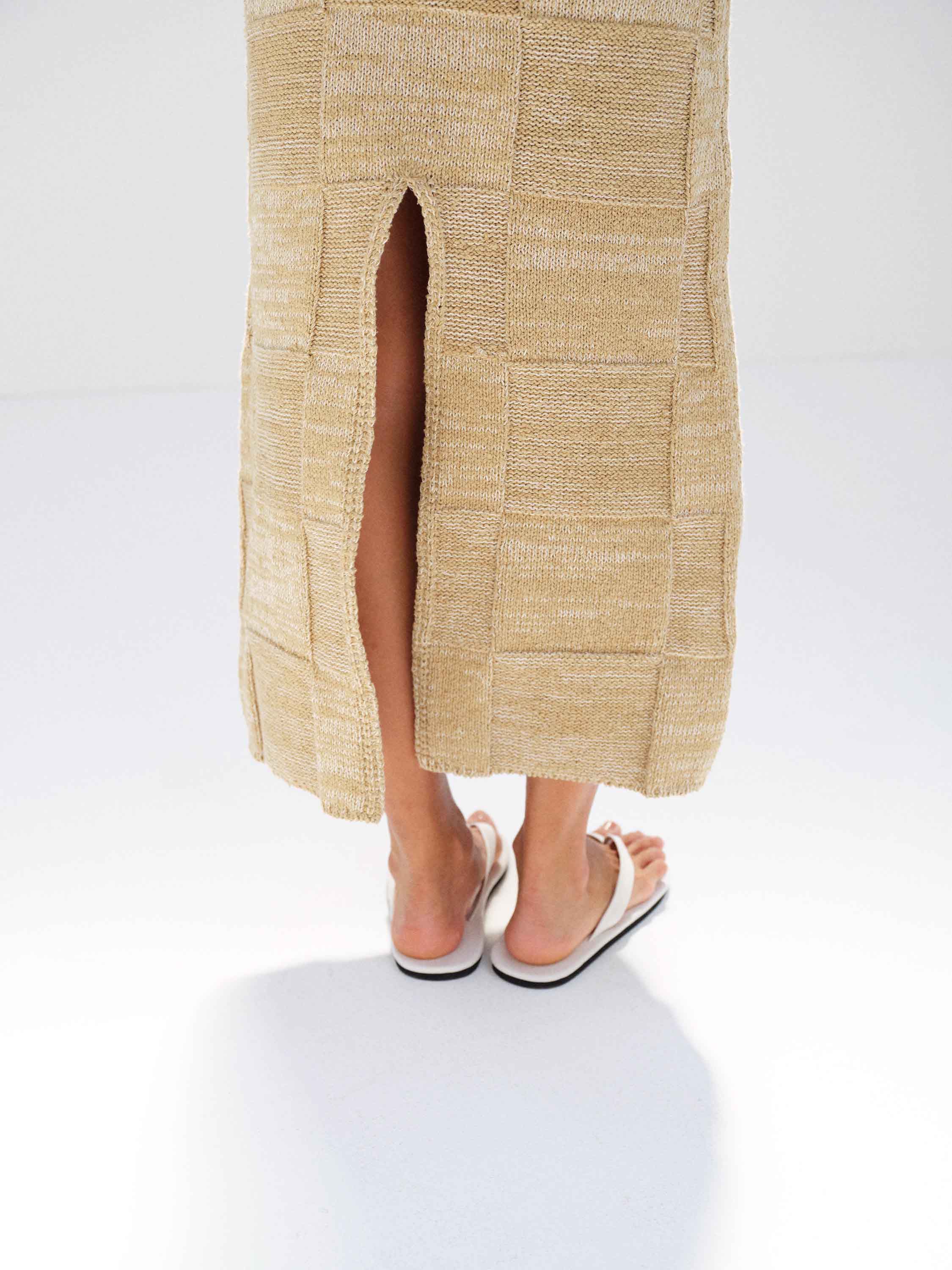 STRUCTURED COTTON LINEN PANEL KNIT DRESS 詳細画像 BROWN &times; BEIGE 3