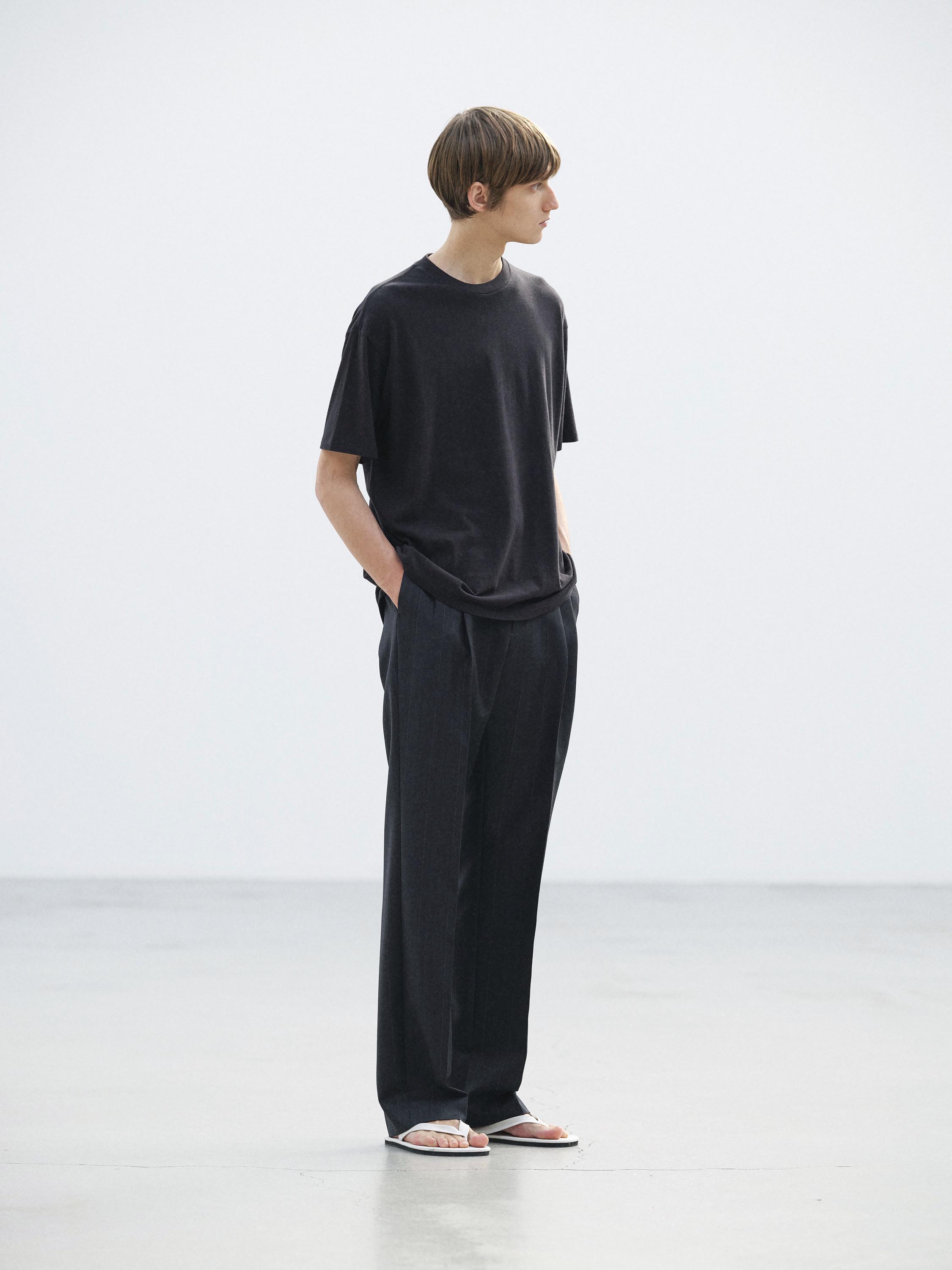 BLUEFACED WOOL TWO-TUCK SLACKS 詳細画像 CHARCOAL NAVY STRIPE 3
