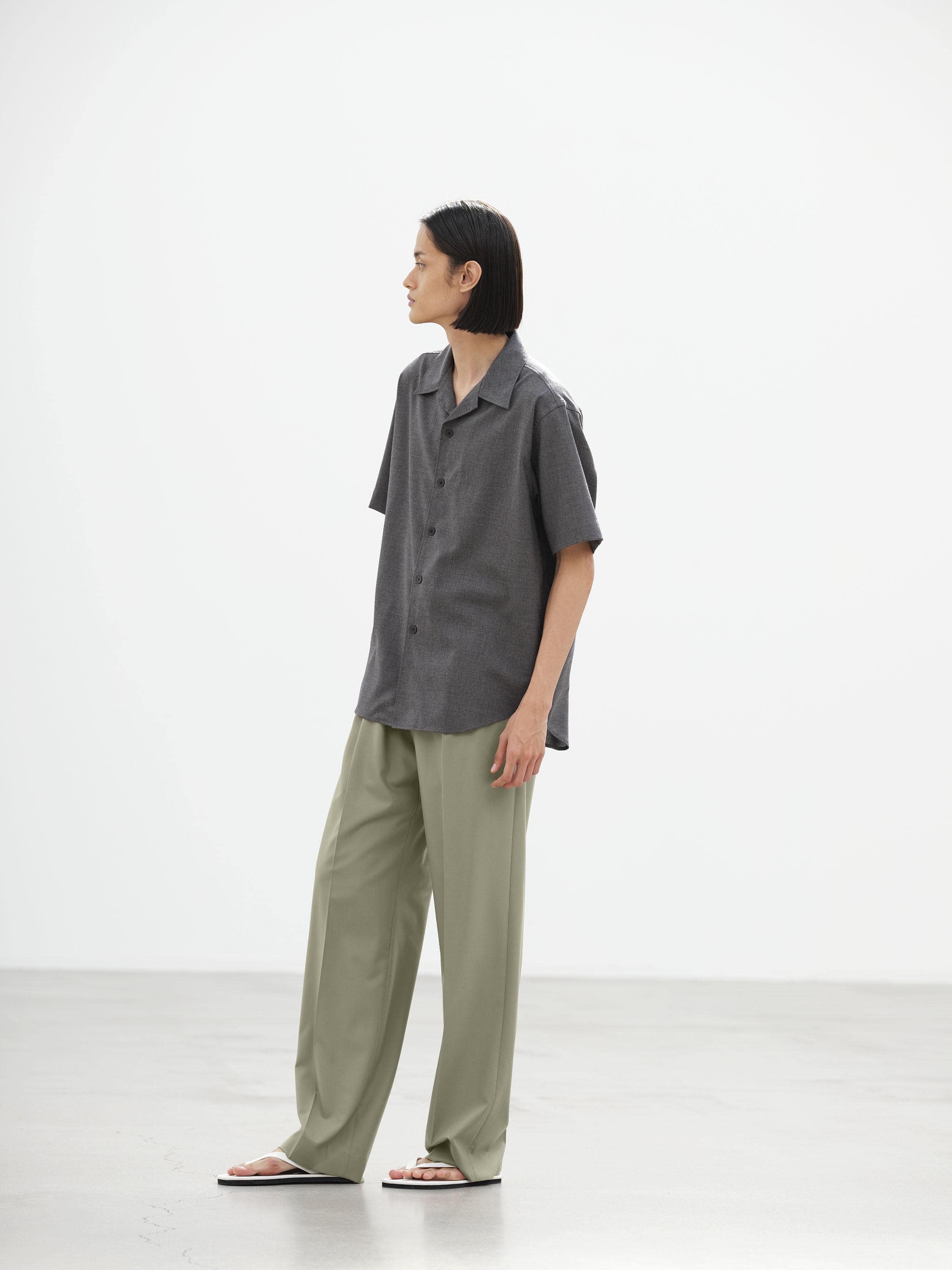 ULTRA FINE TROPICAL WOOL TWO-TUCK SLACKS 詳細画像 LIGHT KHAKI 3