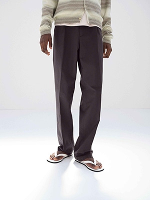 GARMENT-DYED FINX SHUTTLE WEATHER ONE-TUCK SLACKS