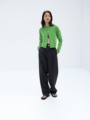 BLUEFACED WOOL TWO-TUCK SLACKS