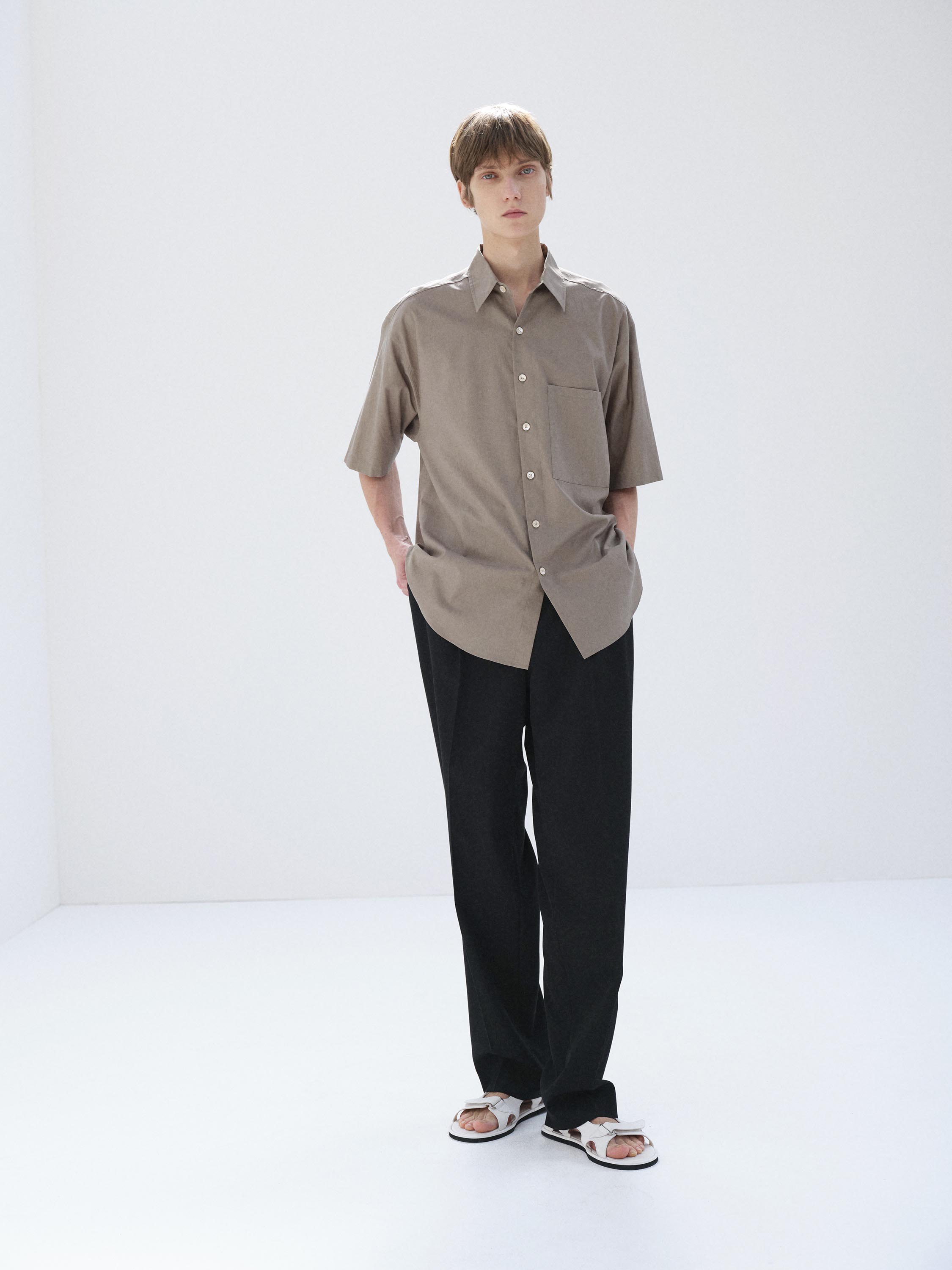 LIGHT WOOL MAX GABARDINE TWO-TUCK SLACKS 詳細画像 TOP BLACK 2