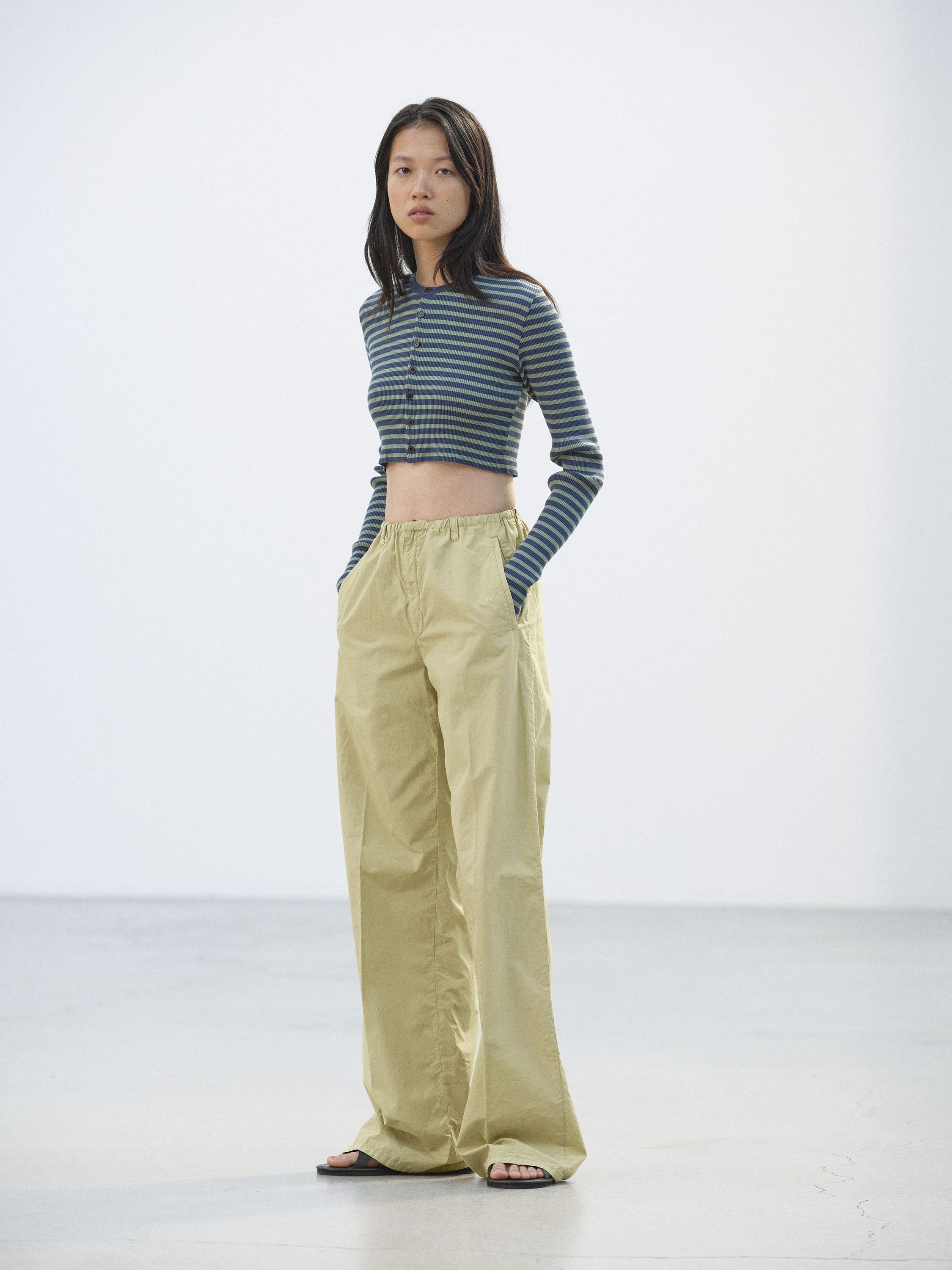 GARMENT-DYED FINX SHUTTLE WEATHER DRAWSTRING PANTS 詳細画像 KHAKI BEIGE 5