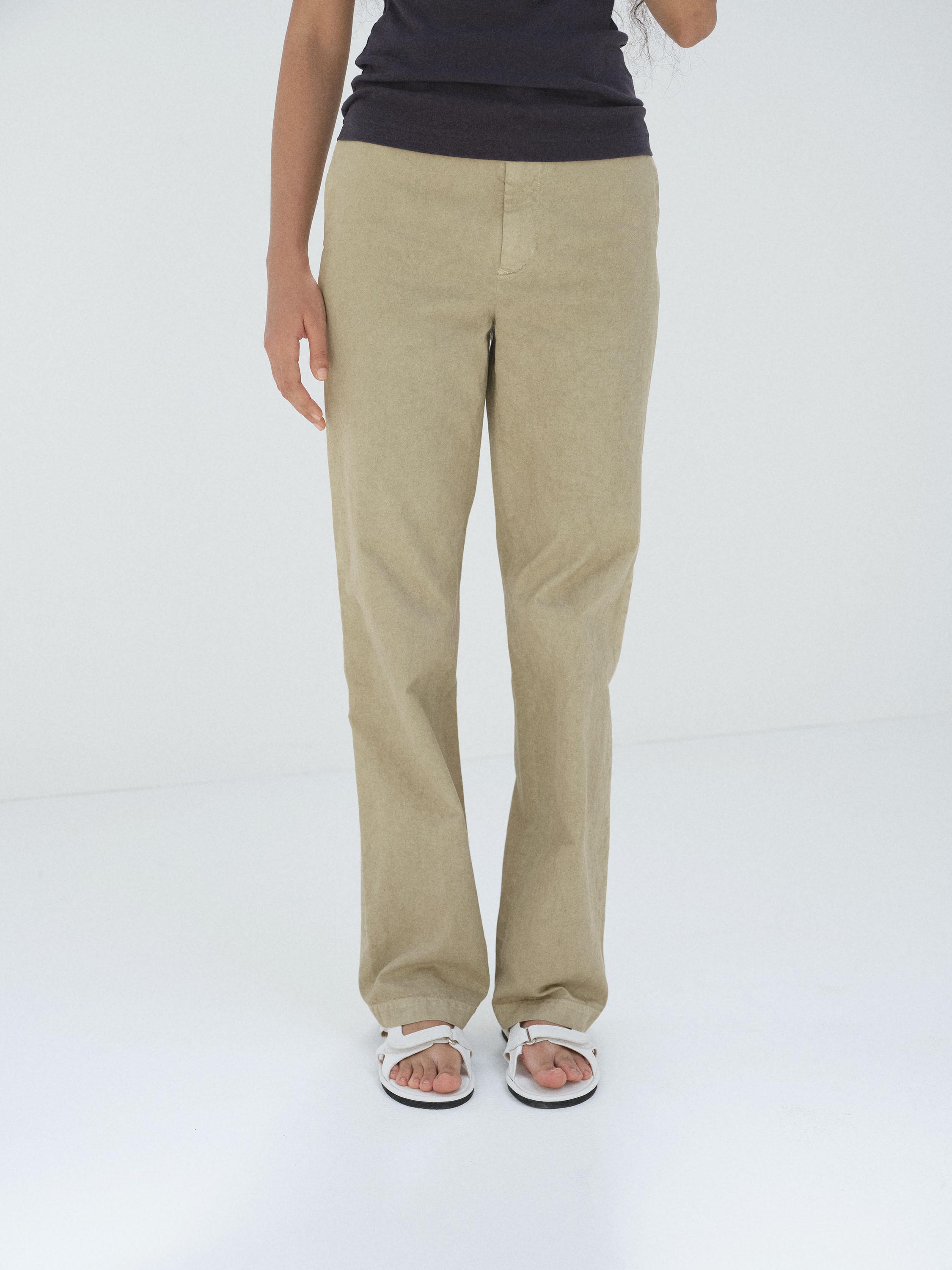 GARMENT-DYED FINX LIGHT CHINO PANTS 詳細画像 BEIGE 2
