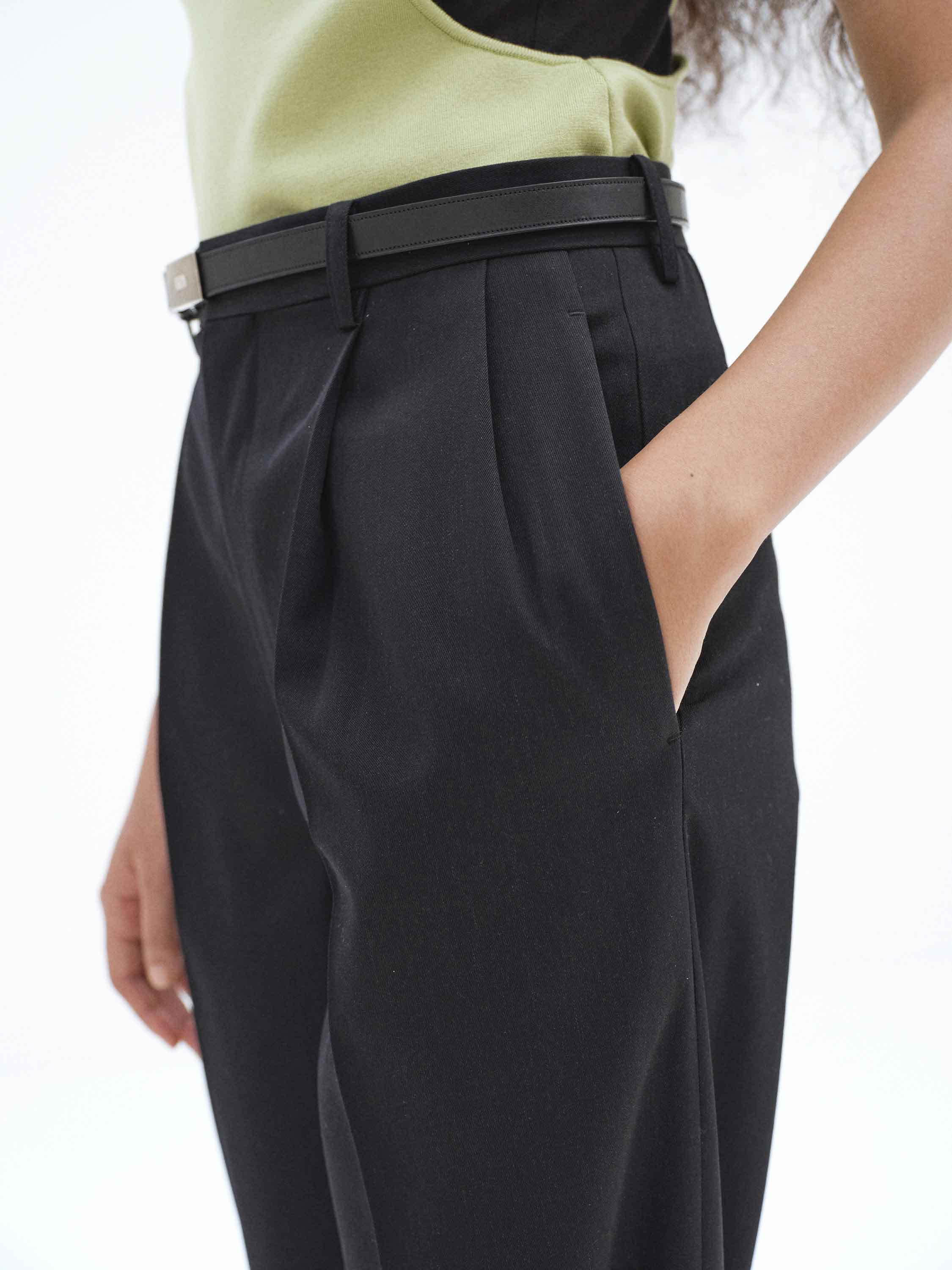 LIGHT WOOL MAX GABARDINE TWO-TUCK SLACKS 詳細画像 TOP BLACK 4