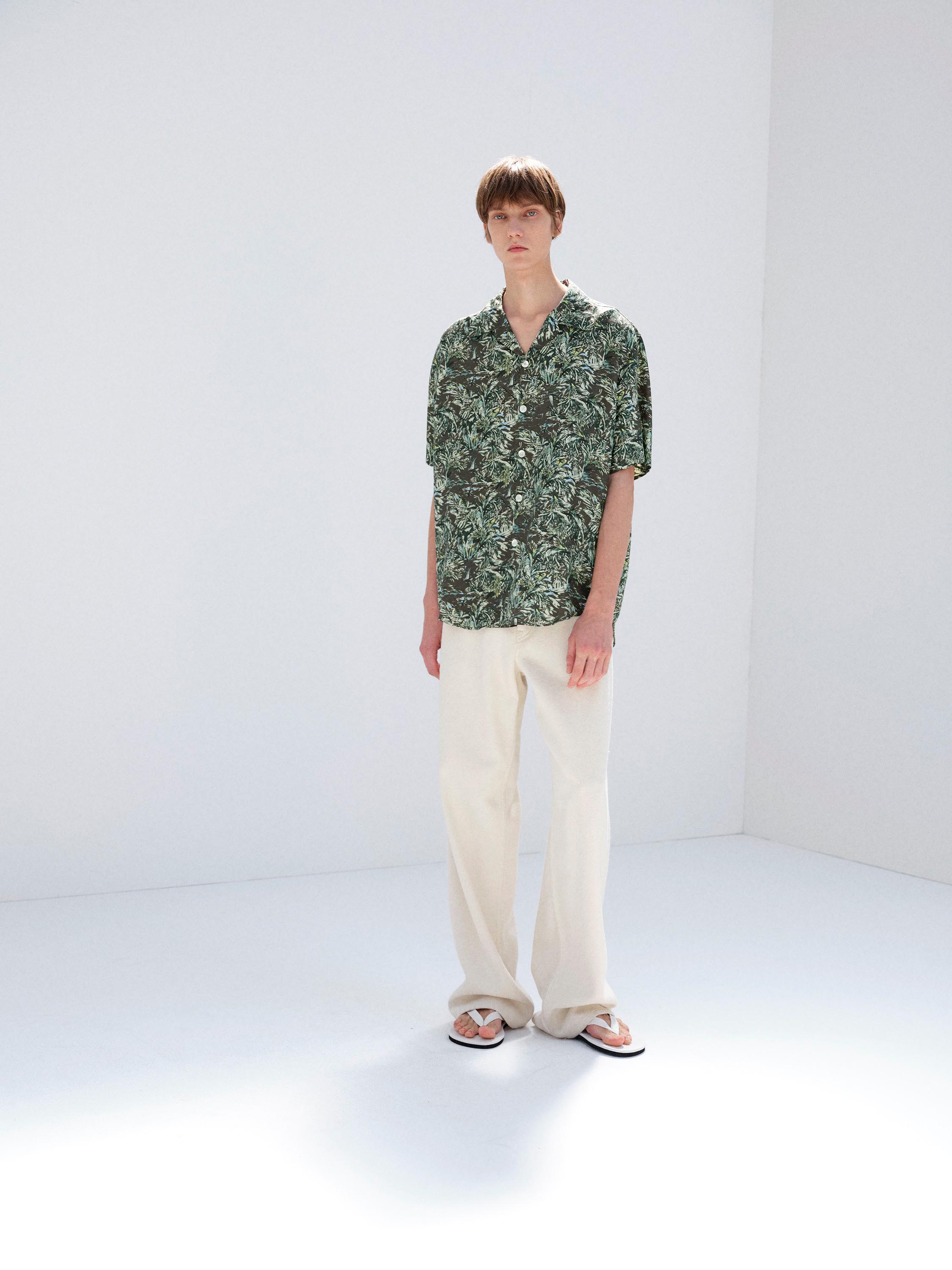 PRINTED AIRY SILK HALF-SLEEVED SHIRT 詳細画像 DARK BROWN 1