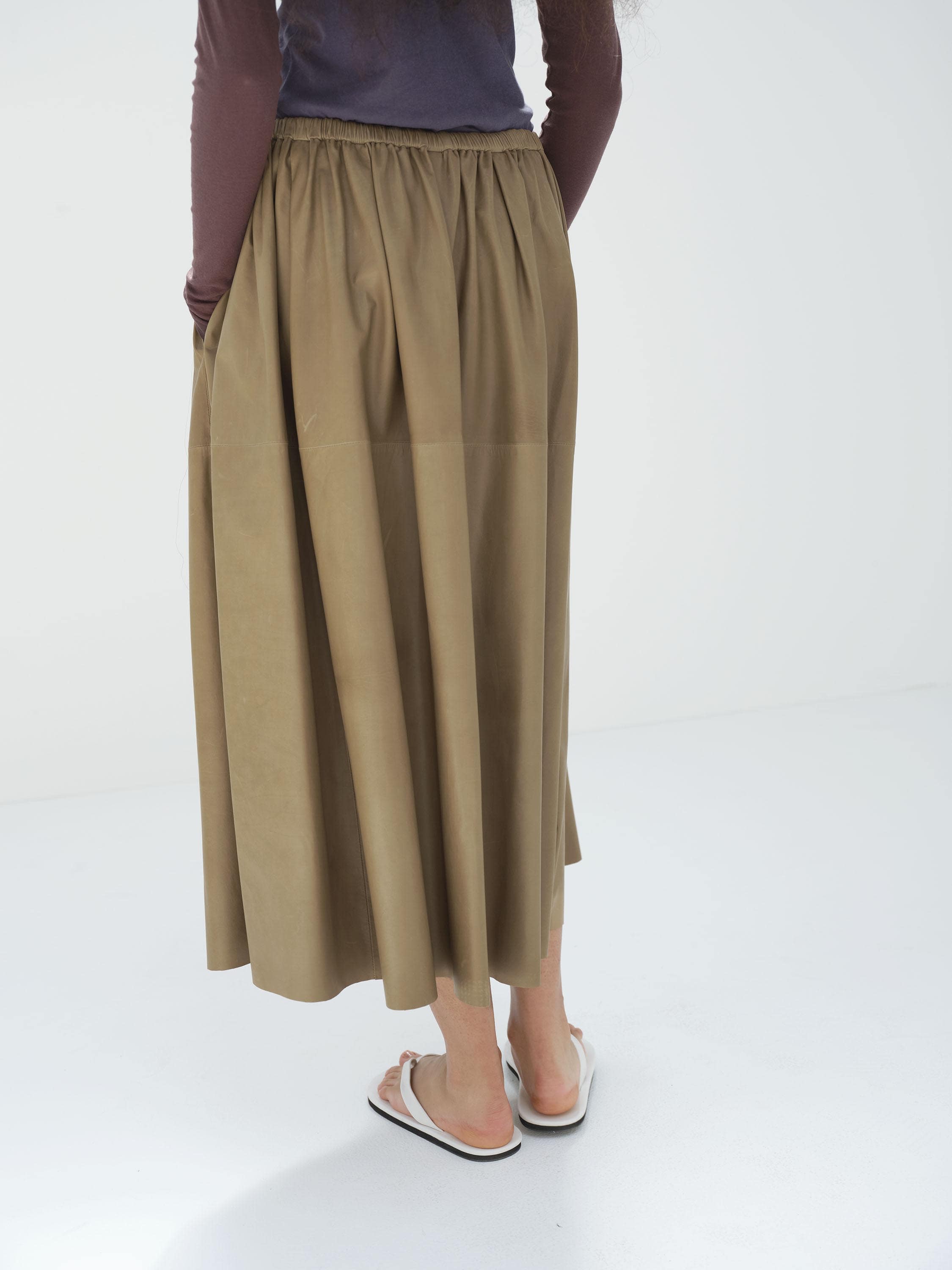 FINE BABY CALF GATHER SKIRT 詳細画像 KHAKI BEIGE 4