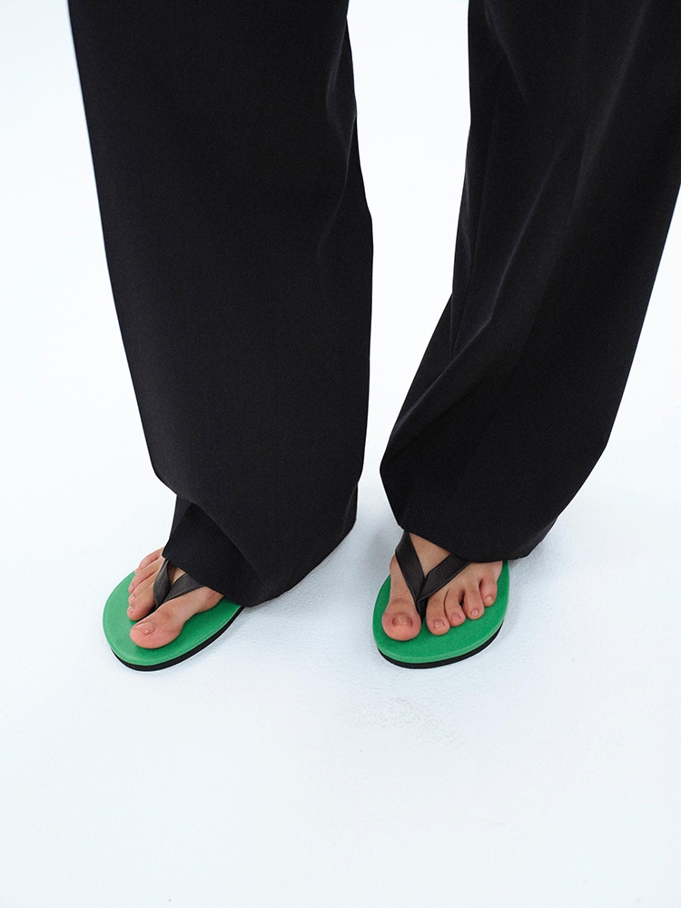 SOFT LEATHER FLIP-FLOPS