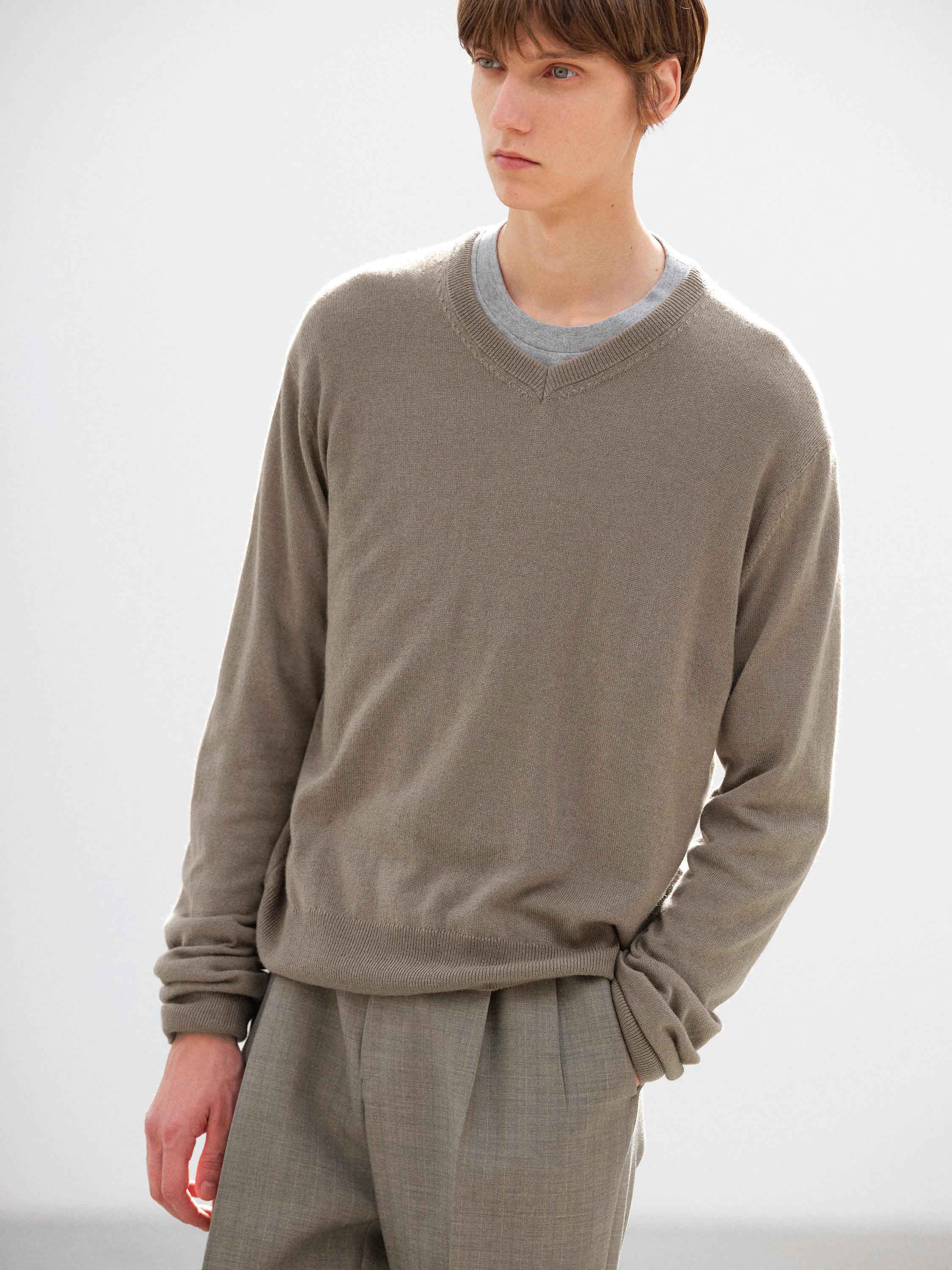 SUPER FINE CASHMERE SILK KNIT V-NECK P/O 詳細画像 KHAKI BROWN 2
